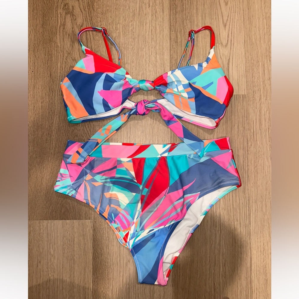 Raisins Love Geometric Swim Set